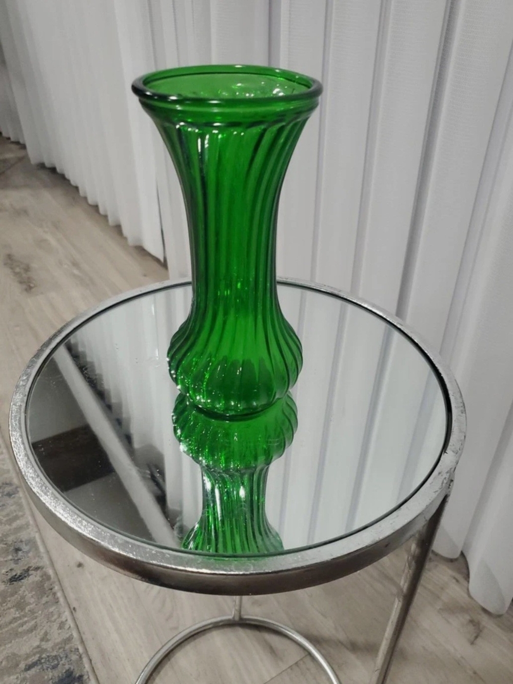 Green Decorative Glass Vase - Classic Ribbed Design